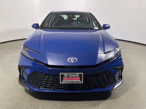 Used 2025 Toyota Camry SE FWD image 8