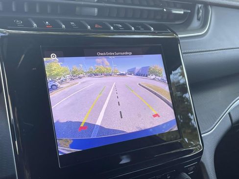 Used 2024 Jeep Grand Cherokee L Laredo image 27