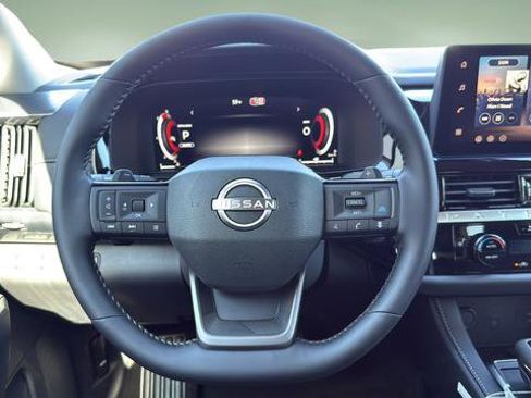 New 2026 Nissan Pathfinder SL AWD/4WD image 9