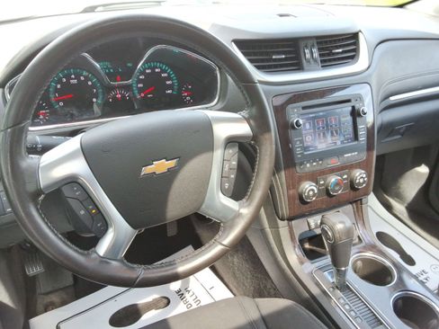 Used 2016 Chevrolet Traverse LT AWD/4WD image 12