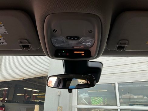 Used 2025 Buick Encore GX Preferred image 14