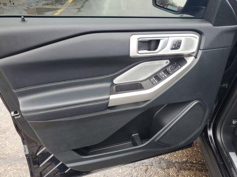 Used 2023 Ford Explorer Limited w/ Limited Technology Package image 10