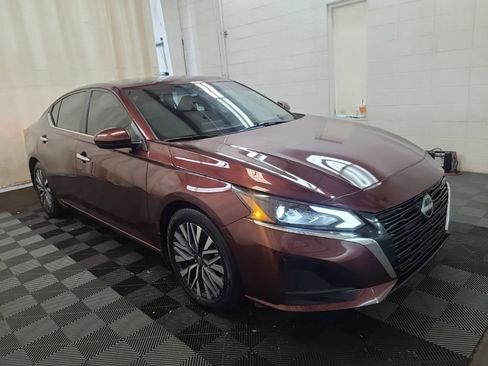Used 2023 Nissan Altima 2.5 SV FWD image 4