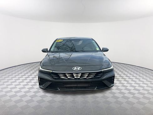 Used 2024 Hyundai Elantra SEL image 2