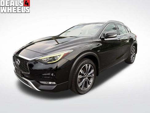 Used 2018 INFINITI QX30 Premium w/ Navigation Package AWD/4WD image 1
