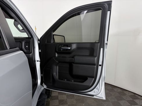 Used 2019 Chevrolet Silverado 1500 Custom w/ Custom Value Package image 39