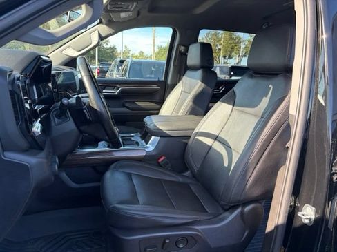 Used 2024 Chevrolet Silverado 1500 LT Trail Boss w/ LT Trail Boss Premium Package AWD/4WD image 14