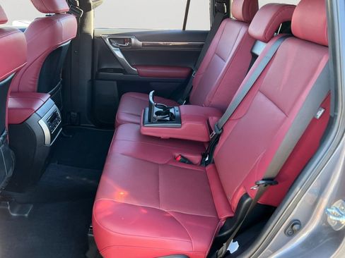 Used 2023 Lexus GX 460 Premium w/ Premium Package image 11