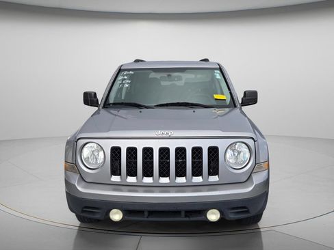 Used 2016 Jeep Patriot Sport w/ Power Value Group FWD image 3
