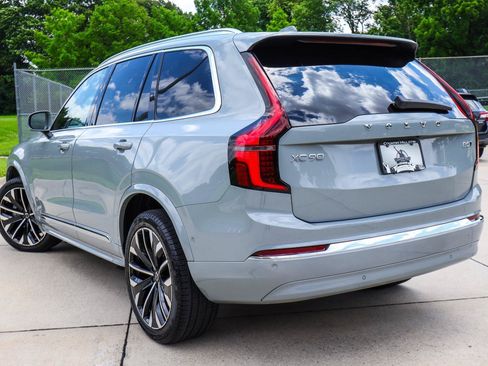 Used 2025 Volvo XC90 B5 Plus AWD/4WD image 16