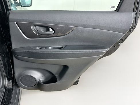 Used 2020 Nissan Rogue S image 28