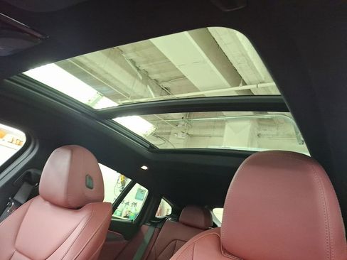 Used 2024 BMW X4 xDrive30i w/ Premium Package image 11