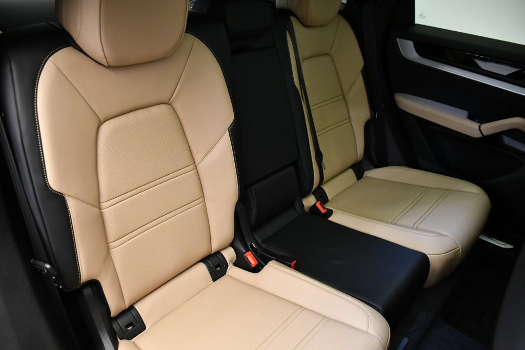 Certified 2025 Porsche Cayenne E-Hybrid Coupe AWD/4WD image 58