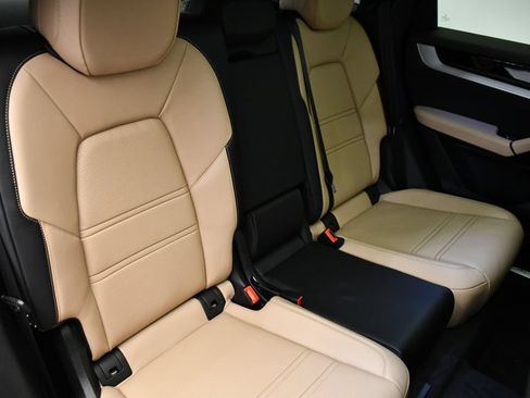 Certified 2025 Porsche Cayenne E-Hybrid Coupe AWD/4WD image 58
