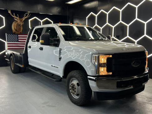 Used 2018 Ford F350 XL w/ Power Equipment Group AWD/4WD image 2
