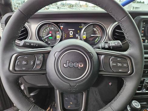 Used 2023 Jeep Wrangler Unlimited image 20