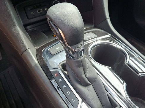 Used 2024 Chevrolet Equinox Premier AWD/4WD image 14