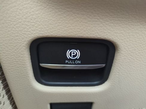 Used 2025 Jeep Grand Cherokee Limited AWD/4WD image 31