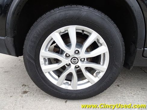 Used 2018 Nissan Rogue SV w/ Sun & Sound Touring Package AWD/4WD image 33