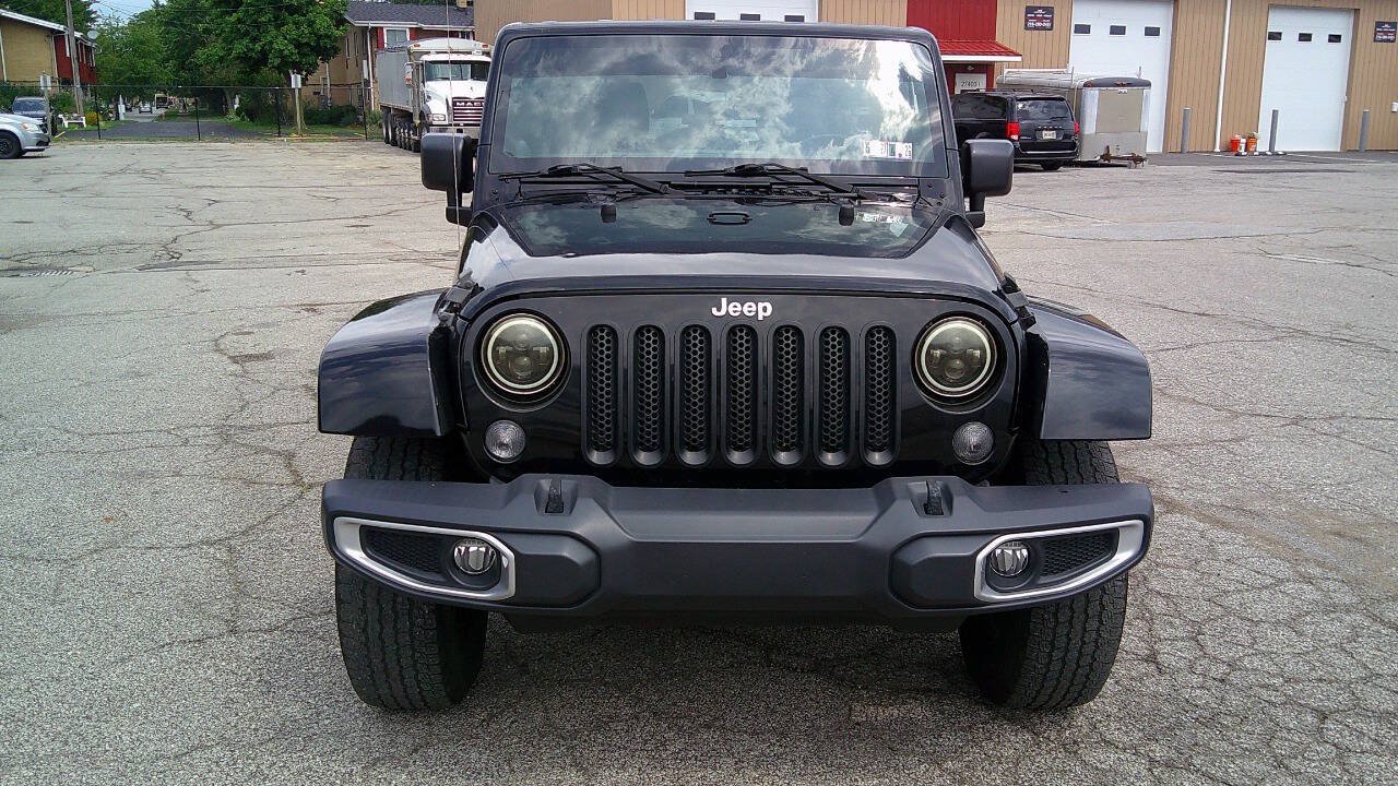 Used 2014 Jeep Wrangler Unlimited Sahara w/ Dual Top Group AWD/4WD image 2