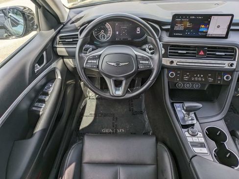Used 2025 Genesis G70 2.5T RWD image 15