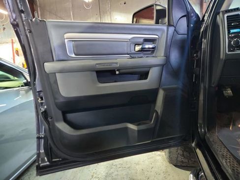 Used 2019 RAM 1500 Classic SLT image 16