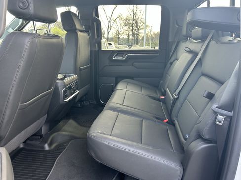 Used 2025 GMC Sierra 2500 SLT w/ SLT Premium Package image 33