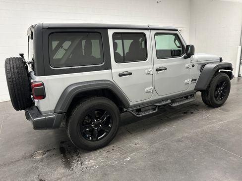 Used 2022 Jeep Wrangler Unlimited Sport image 10