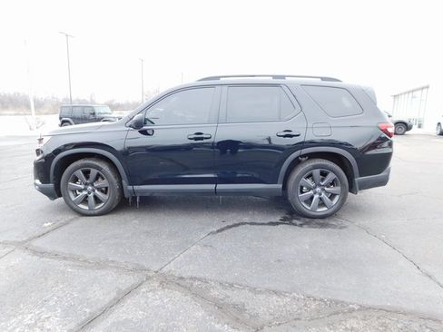 New 2025 Honda Pilot Sport image 6
