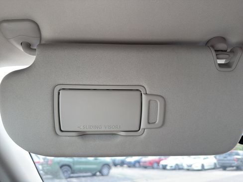 Certified 2025 Nissan Pathfinder SV image 24