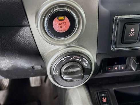 Used 2021 Nissan Titan SV w/ SV Convenience Package image 20