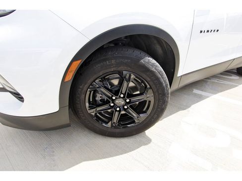Used 2024 Chevrolet Blazer LT w/ Convenience Package FWD image 30