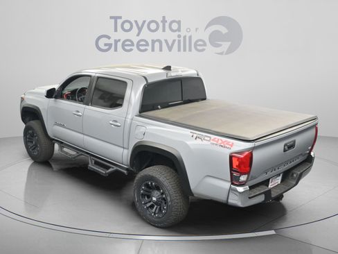 Used 2019 Toyota Tacoma TRD Off-Road image 10