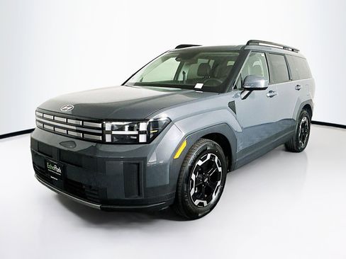 Used 2025 Hyundai Santa Fe SEL image 3