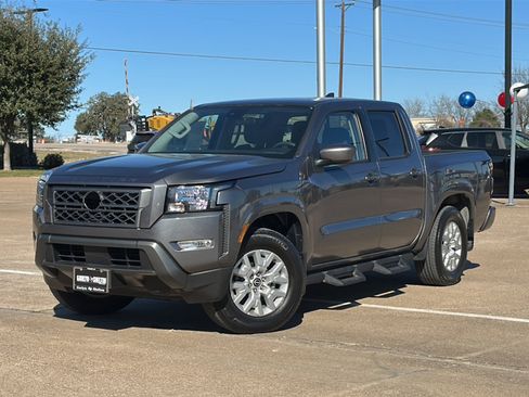 Certified 2024 Nissan Frontier SV w/ SV Convenience Package image 2