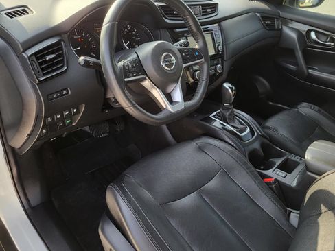 Used 2019 Nissan Rogue SL w/ Premium Package FWD image 19