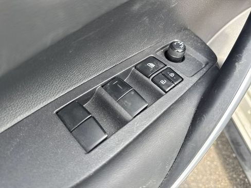Used 2023 Toyota Corolla SE w/ Carpet Mat Package (TMS) FWD image 24