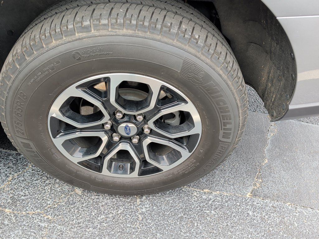 Used 2024 Ford Expedition XLT RWD image 7