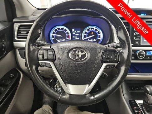 Used 2017 Toyota Highlander Limited Platinum image 19