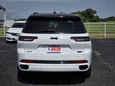 Used 2025 Jeep Grand Cherokee L Summit AWD/4WD image 5