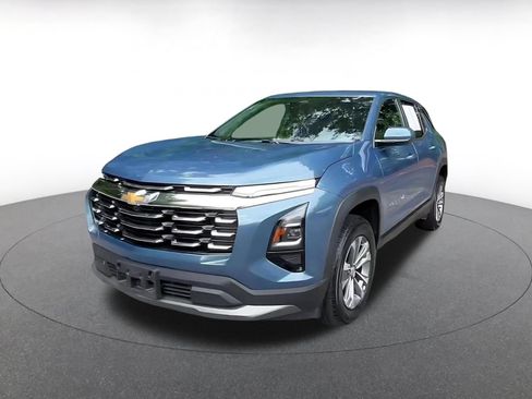 Used 2025 Chevrolet Equinox LT FWD image 6