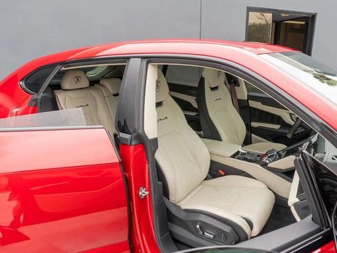 Used 2023 Lamborghini Urus S AWD/4WD image 14