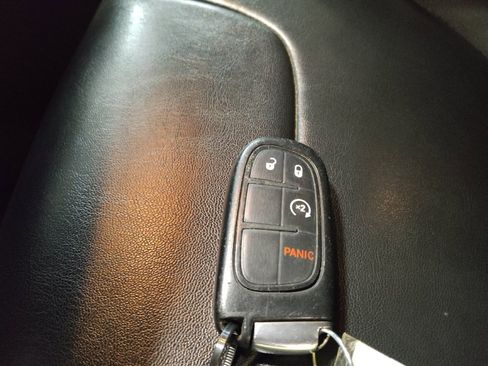 Used 2020 Jeep Cherokee Latitude Plus FWD image 32