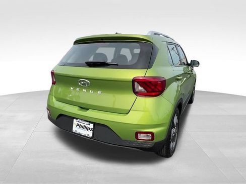Used 2024 Hyundai Venue SEL FWD image 6