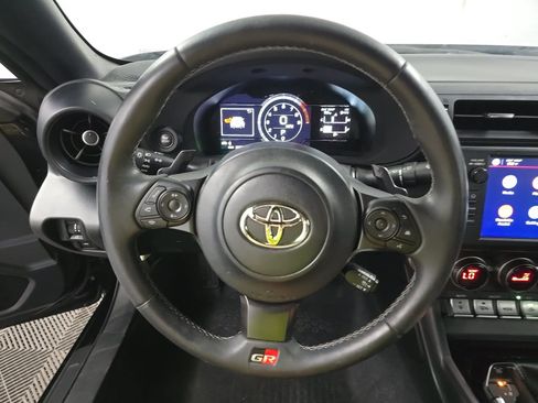 Used 2023 Toyota GR86 RWD image 9