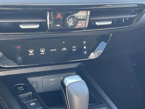 Used 2026 Nissan Kicks SR image 23