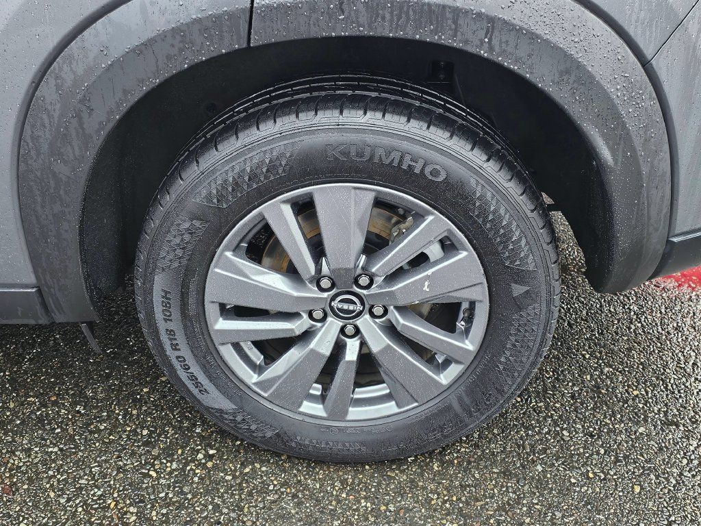 Used 2025 Nissan Pathfinder SV AWD/4WD image 9