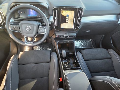 New 2026 Volvo XC40 B5 Ultra w/ Climate Package image 2