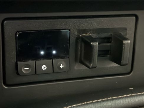 Used 2023 Nissan Armada Platinum w/ Captain's Chairs Package RWD image 55