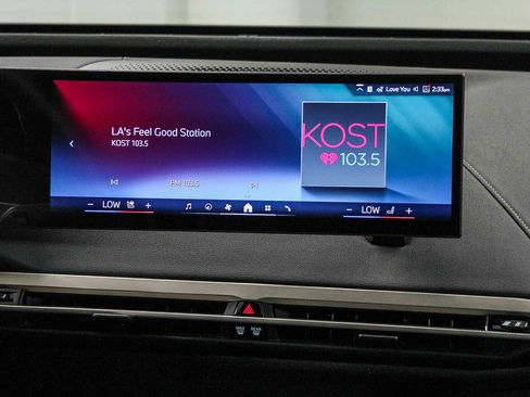 New 2026 BMW iX xDrive60 w/ Premium Package image 15